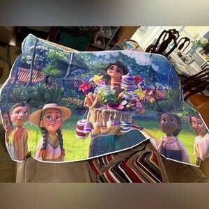 NEW Encanto bday decorations